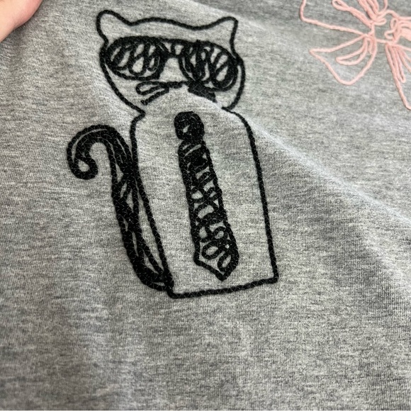 Karl Lagerfeld, Paris, women’s size XS, Crewneck, embroidered, sweatshirt - Picture 6 of 9